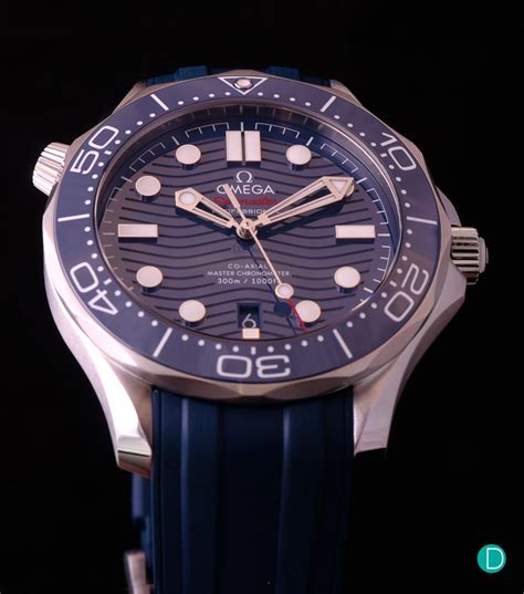 Review: Diving Deep into The New Omega Seamaster